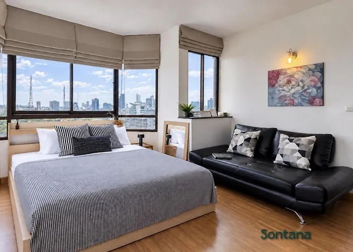 Luxurious 2br Ultra Fast Wifi Phrom Phong Apartment Bangkok