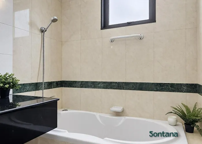 Luxurious 2br Ultra Fast Wifi Phrom Phong Apartment *