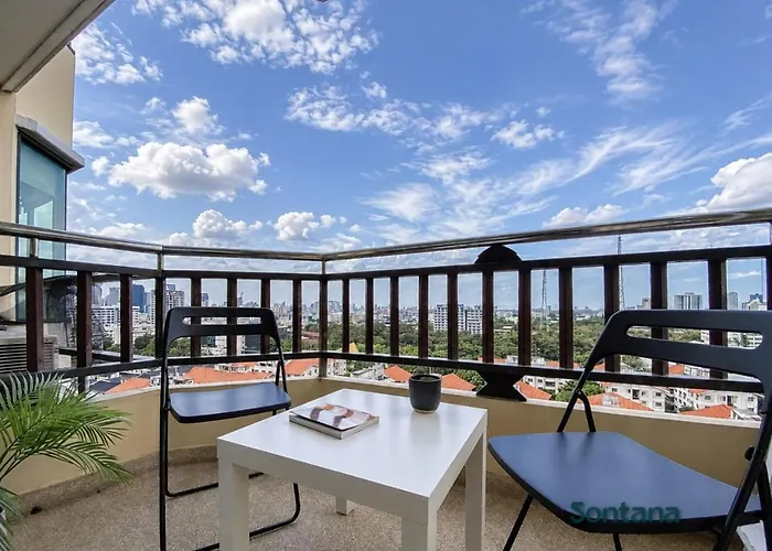 Luxurious 2br Ultra Fast Wifi Phrom Phong Apartment Bangkok