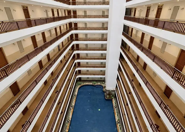 Luxurious 2br Ultra Fast Wifi Phrom Phong Apartment Bangkok